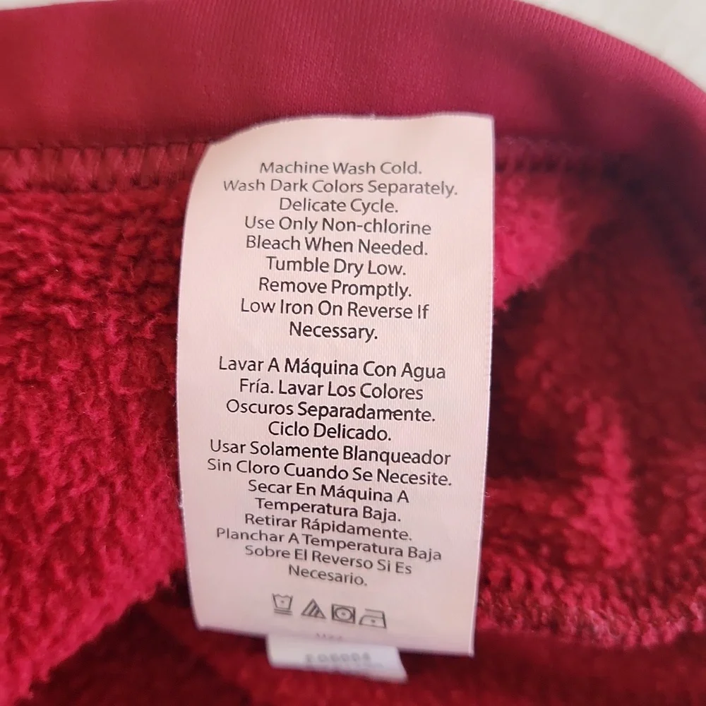 Avia Womems Maroon Quilted Warm Up Cool Down Jacket. Size S (4-6)